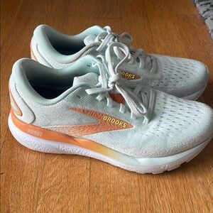 Brooks Ghost 16 Sneakers in Light Green and Orange
